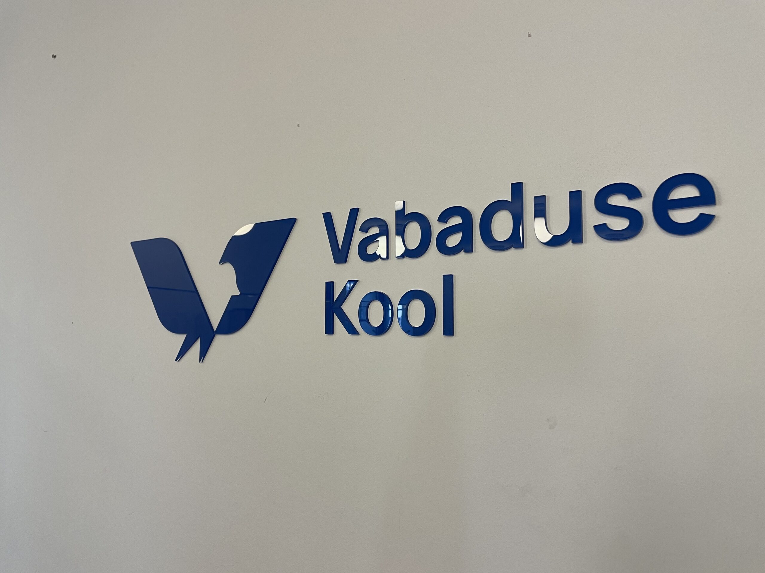 Logo akrüülklaasist - Image 18