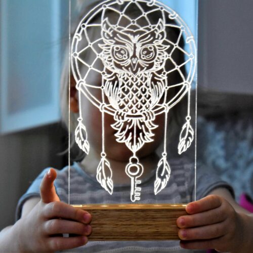 käsitöövalgusti personaalse graveerimisega