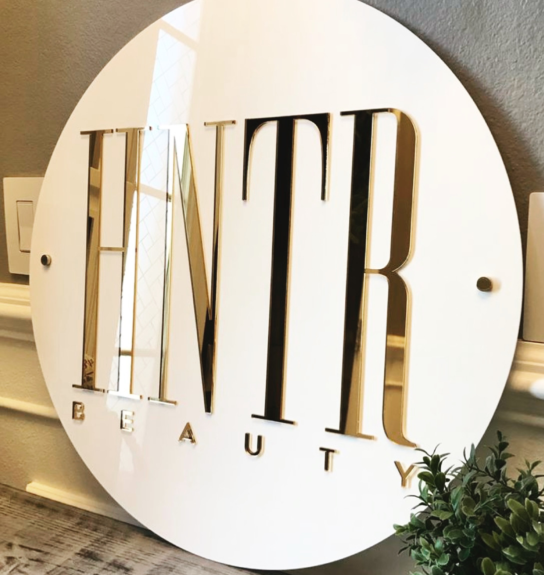 Taustaga logo - Image 8